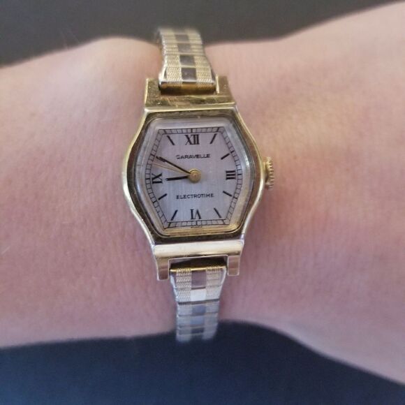 Vintage Caravelle Ladies gold stretch Watch - Picture 2 of 7